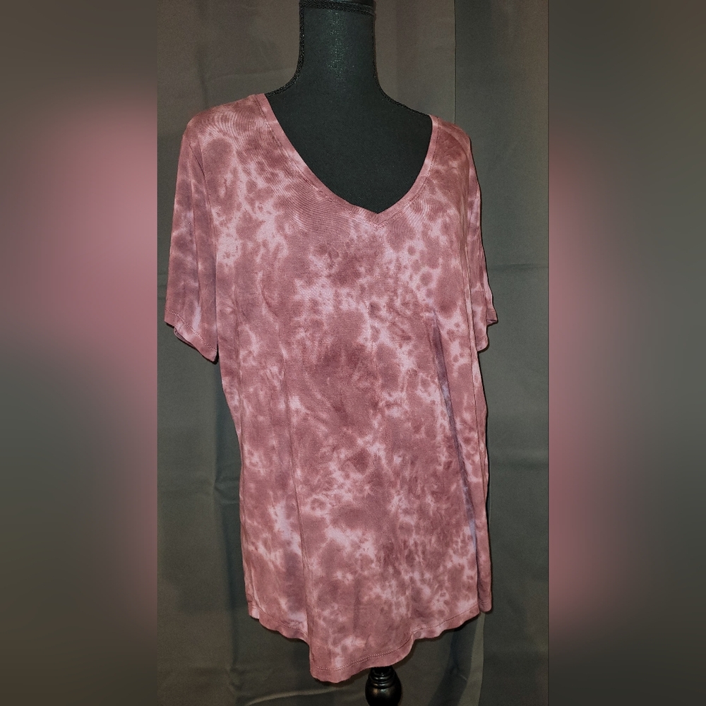 Women's Old Navy Stretchy Tee. Size XL